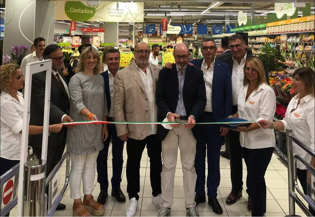 Taglio Nastro Strada Morane Modena.jpg