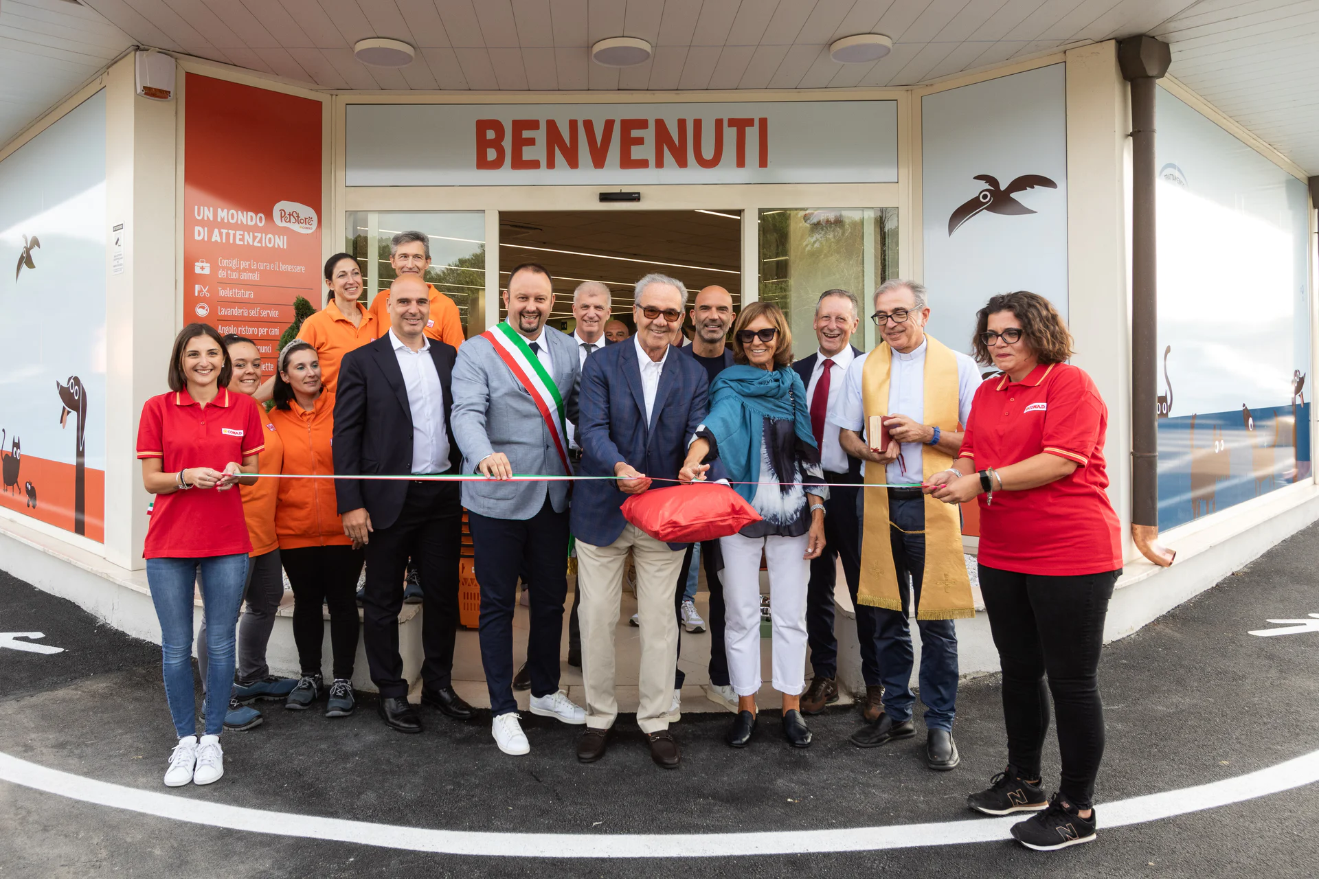 1_taglio nastro.jpg
